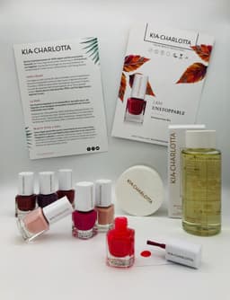 Kia Charlotta Nagellack